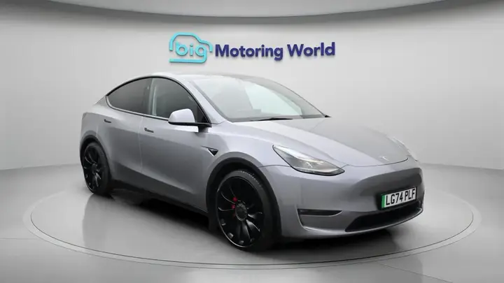 Tesla Model Y 2024 photo 2