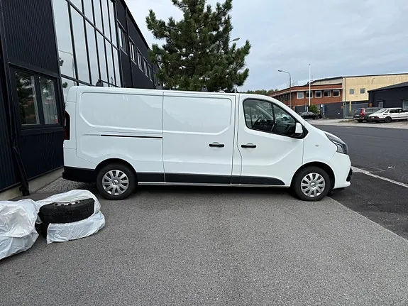 Nissan Nv300 2019 photo 2