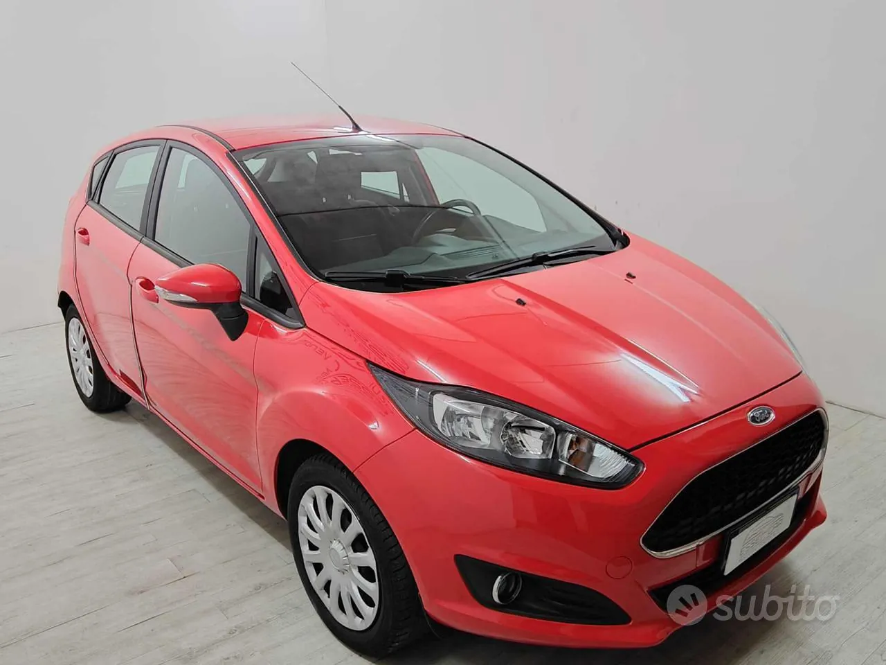 Ford Fiesta 2016 photo 2