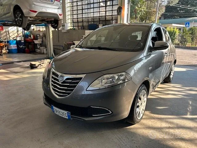 Lancia Ypsilon 2012 photo 2
