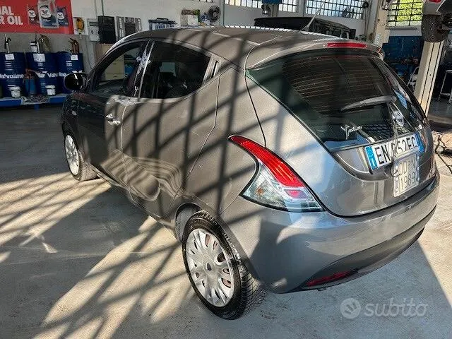 Lancia Ypsilon 2012 photo 3