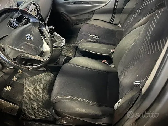 Lancia Ypsilon 2012 photo 5