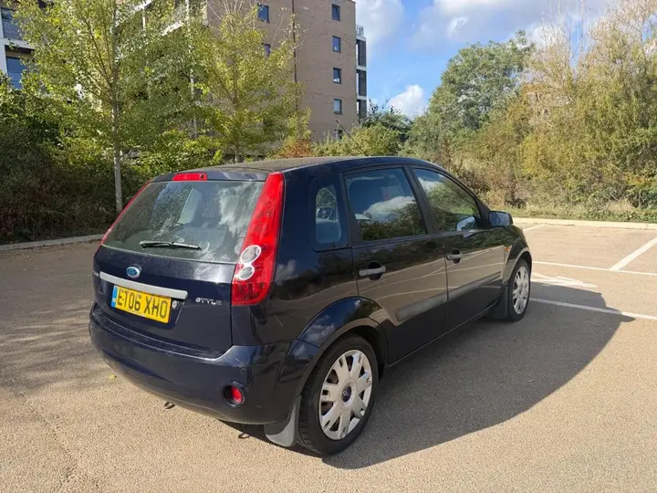 Ford Fiesta 2006 photo 4