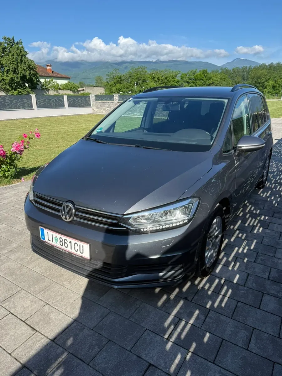 Volkswagen Touran 2016 photo 2