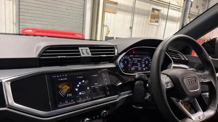 Audi Q3 2025 photo 2
