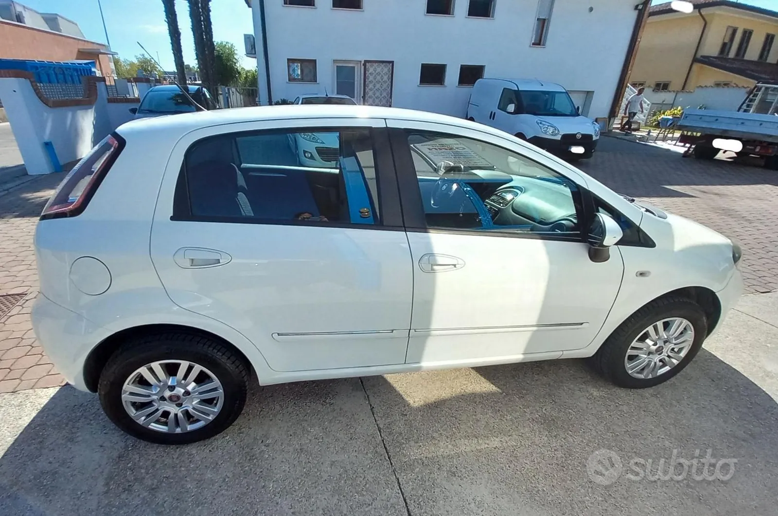 Fiat Punto 2014 photo 3