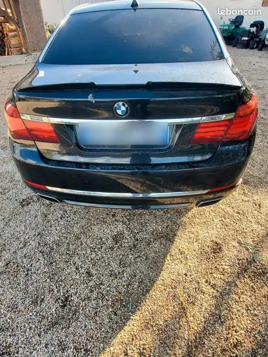 BMW 7 Series 2012 photo 3