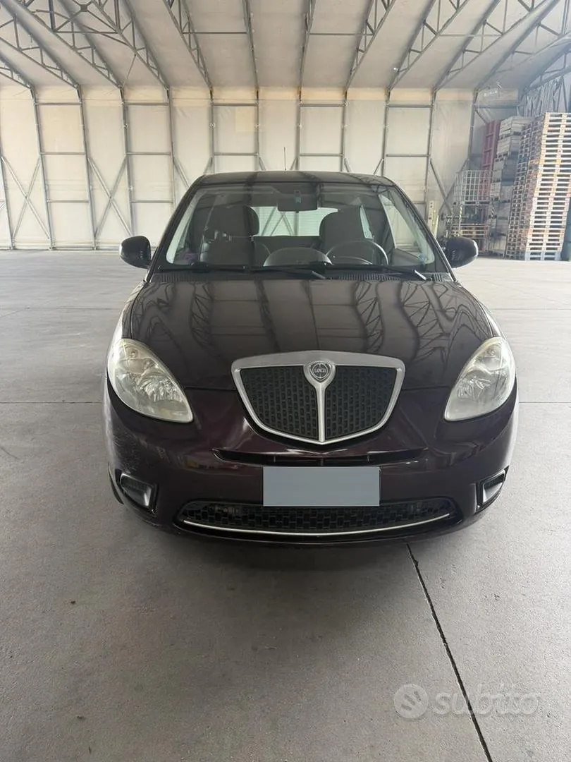 Lancia Ypsilon
