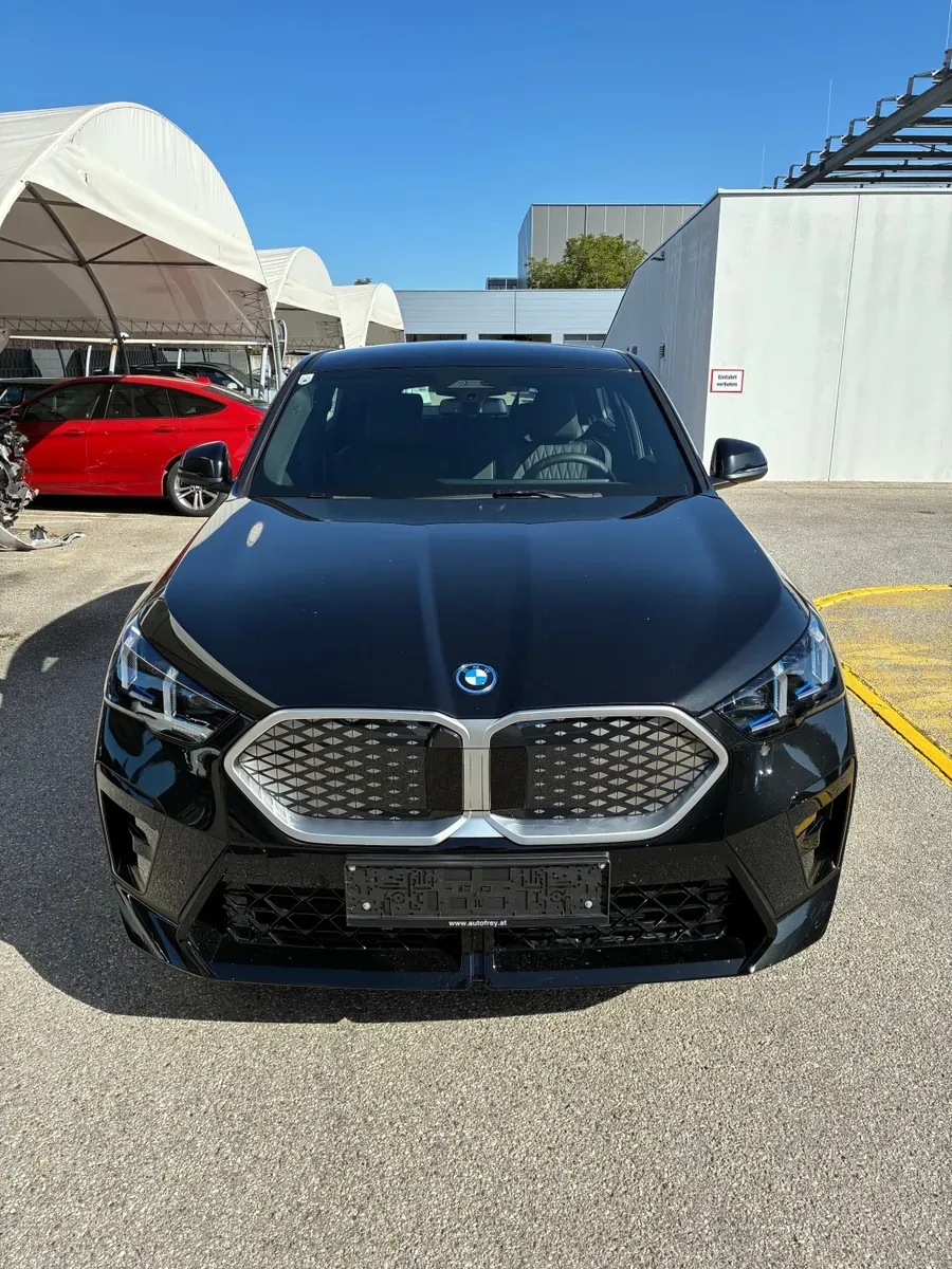 BMW Ix2 2026 photo 2