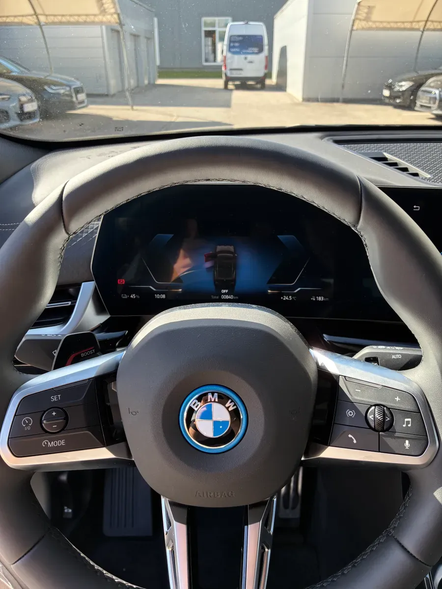 BMW Ix2 2026 photo 3