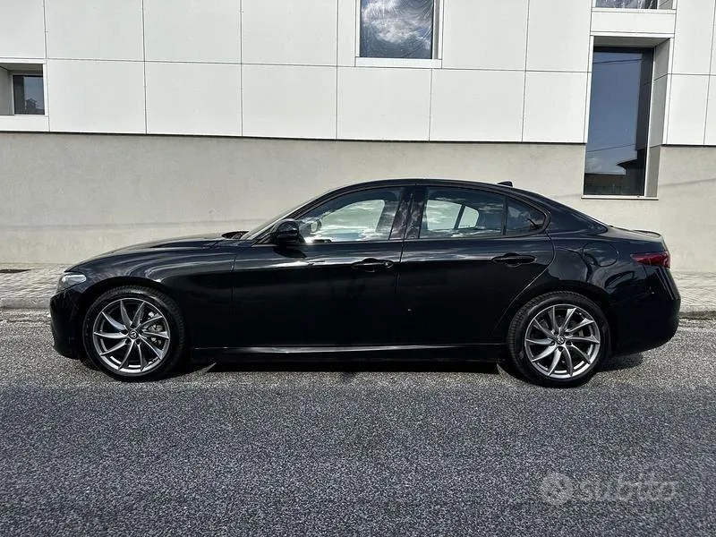 Alfa Romeo Giulia 2018 photo 3