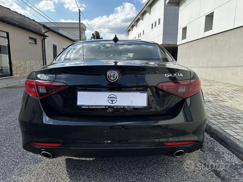 Alfa Romeo Giulia 2018 photo 5