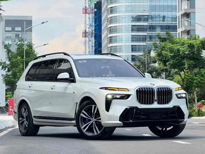 BMW X7 2025 photo 2