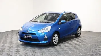 Toyota Aqua 2013 photo 4