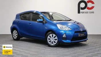 Toyota Aqua 2013 photo 2