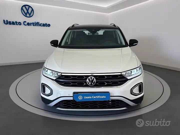 Volkswagen T-Roc 2023 photo 2