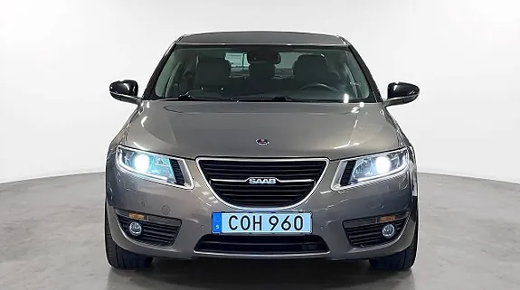 Saab 9-5 2011 photo 2