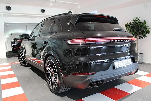 Porsche Cayenne 2024 photo 2