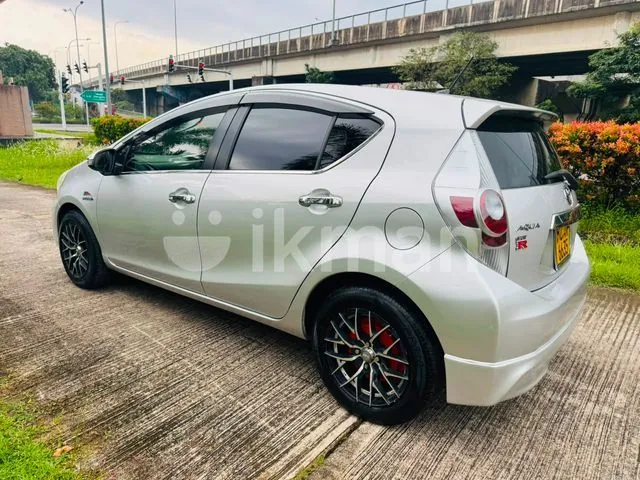 Toyota Aqua 2013 photo 3