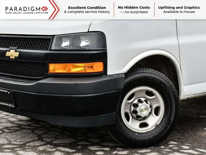 Chevrolet Express 2023 photo 2