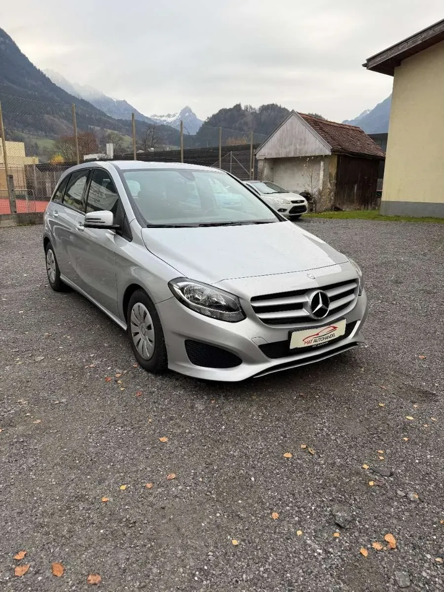 Mercedes-Benz B-Class 2017 photo 3