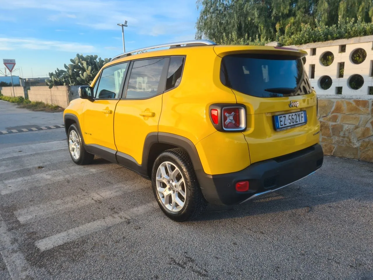 Jeep Renegade 2015 photo 4