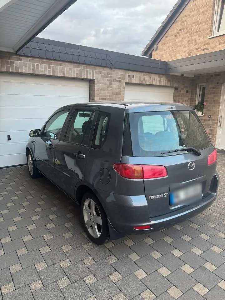Mazda 2
