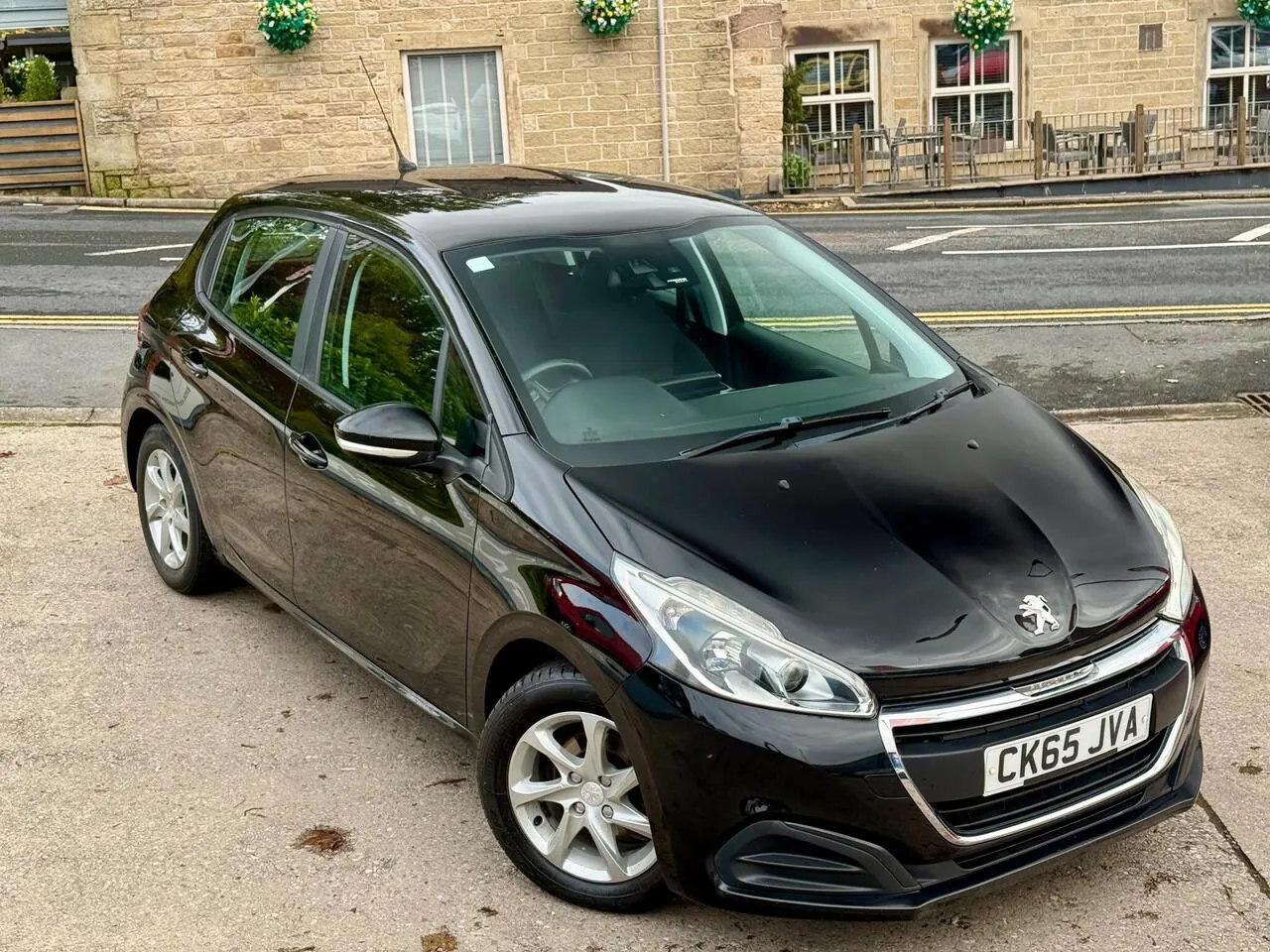 Peugeot 208 2015 photo 2