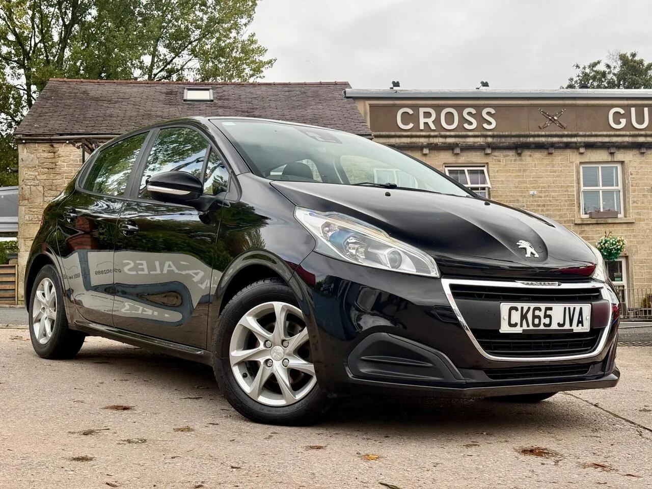 Peugeot 208 2015 photo 3