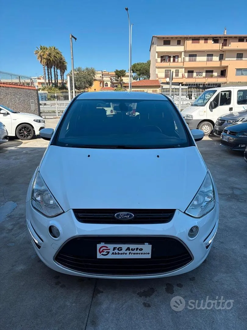 Ford S-Max 2013 photo 2