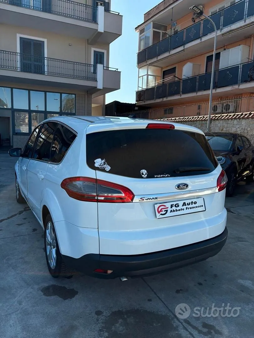 Ford S-Max 2013 photo 4