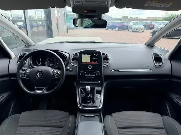 Renault Grand Scenic 2021 photo 3