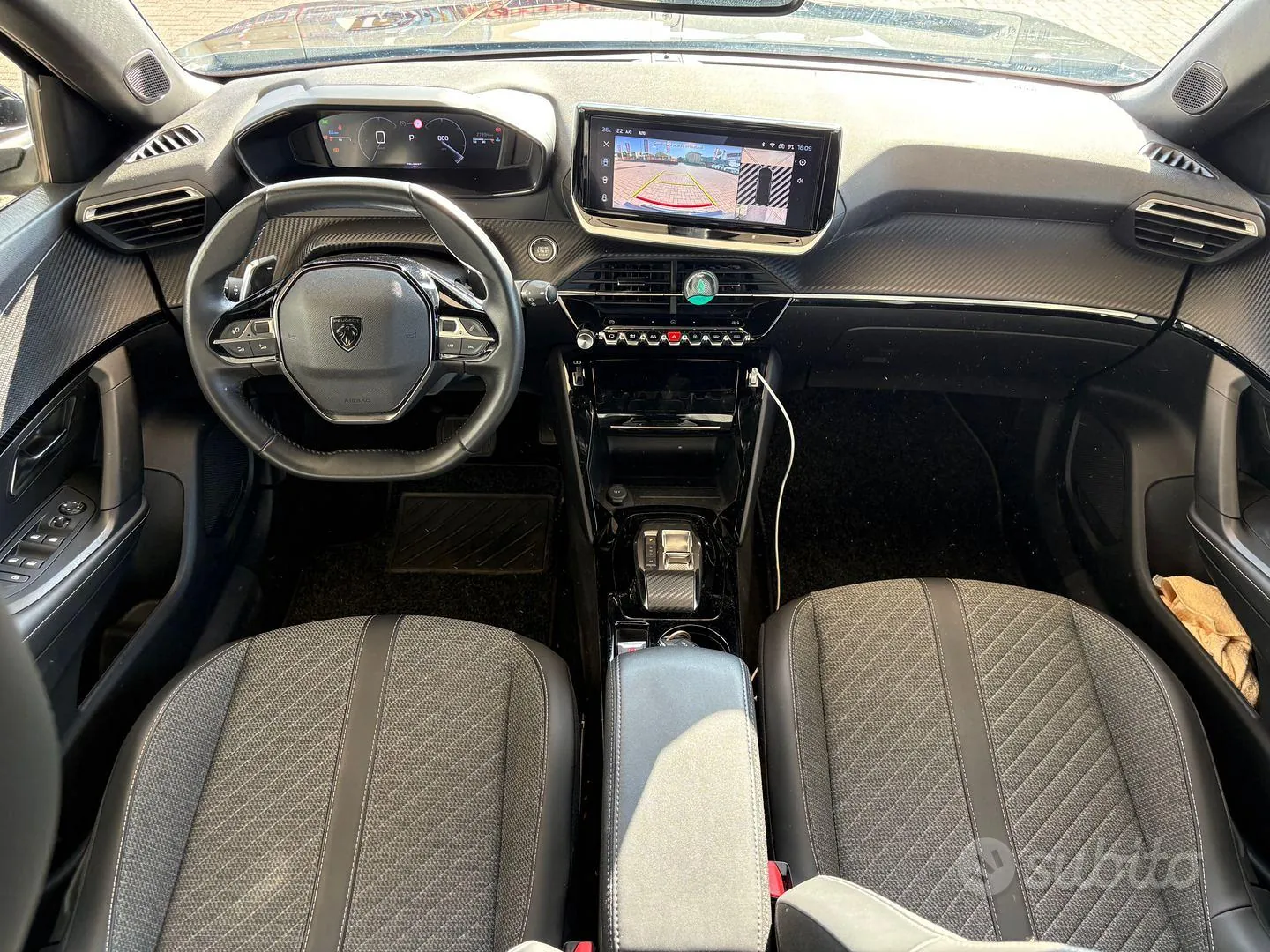 Peugeot 2008 2024 photo 4