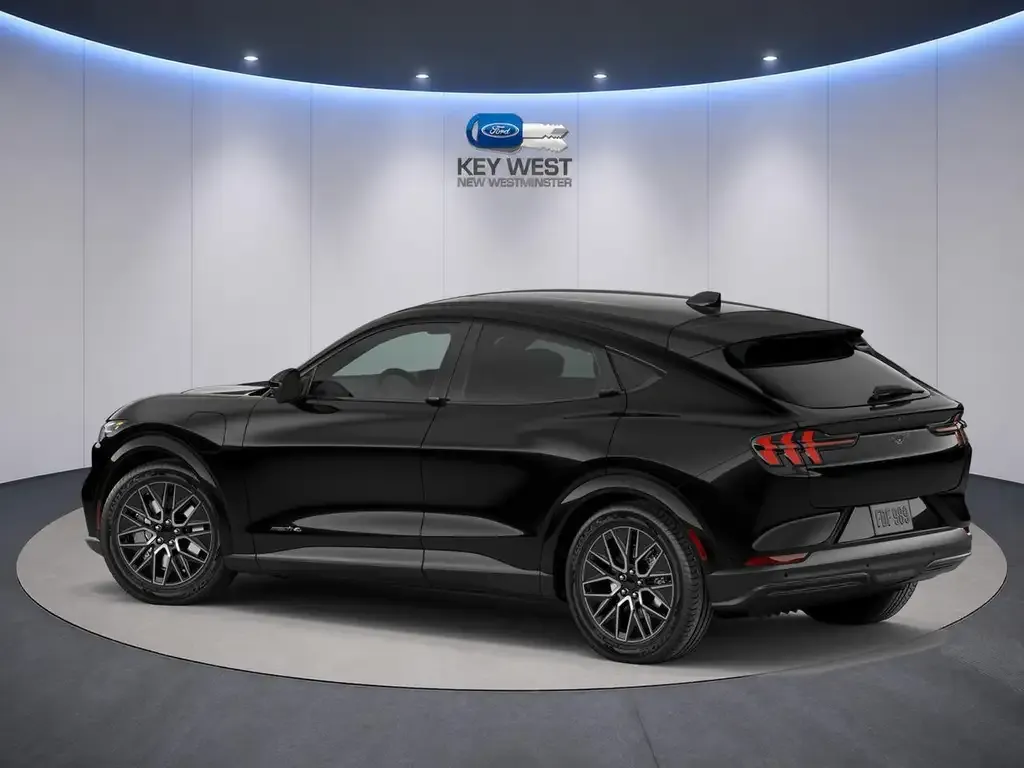Ford Mustang Mach-E 2026 photo 2
