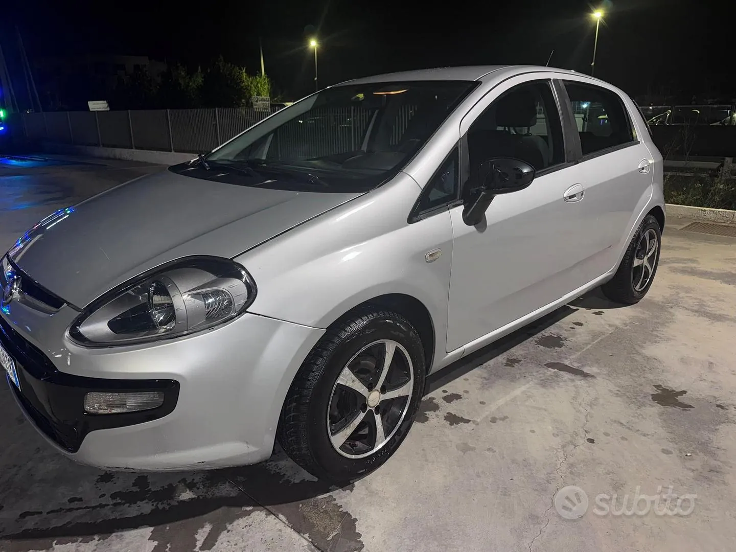 Fiat Punto 2012 photo 2