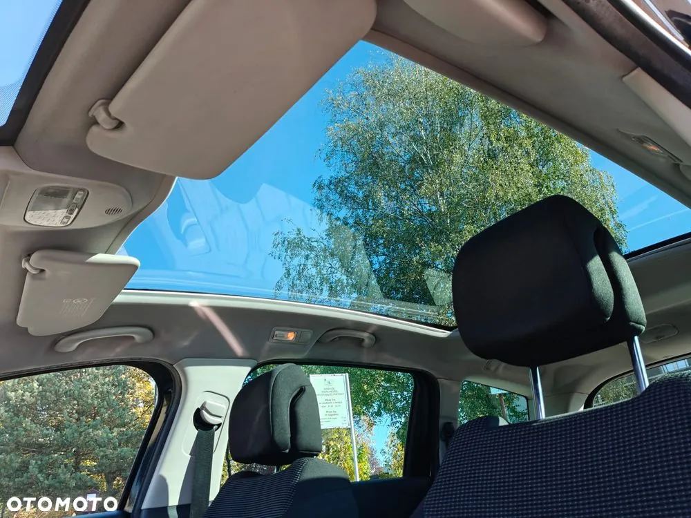 Peugeot 5008 2010 photo 5