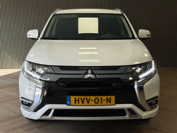 Mitsubishi Outlander 2020 photo 2