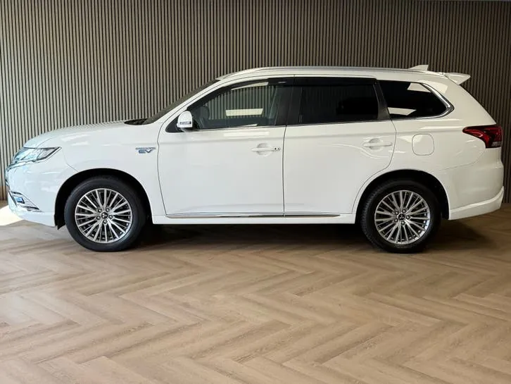 Mitsubishi Outlander 2020 photo 3