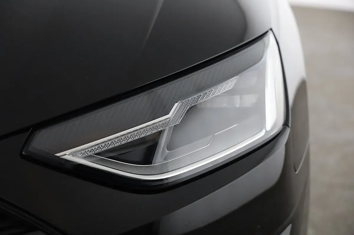 Audi A4 2022 photo 3