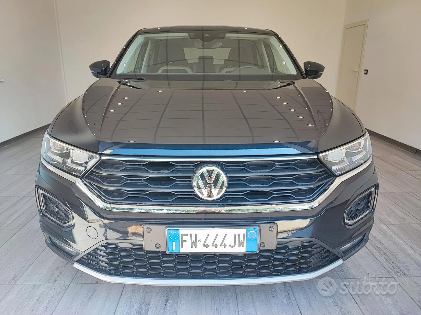 Volkswagen T-Roc 2019 photo 2