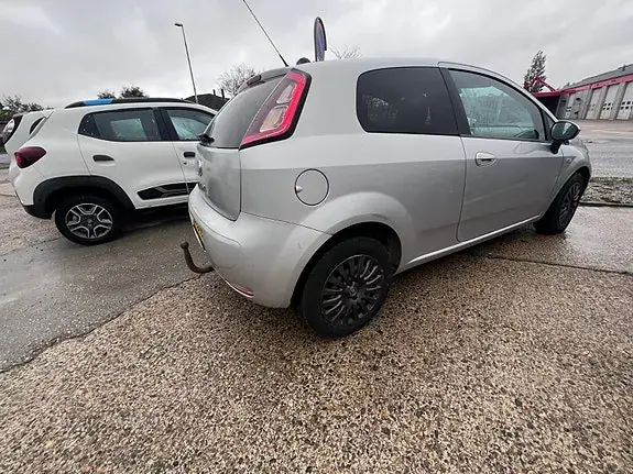 Fiat Punto 2012 photo 3