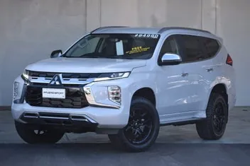 Mitsubishi Pajero Sport 2026 photo 2