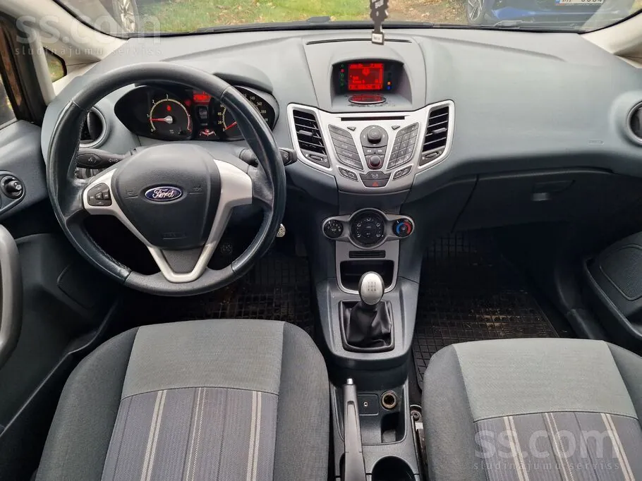 Ford Fiesta 2010 photo 5