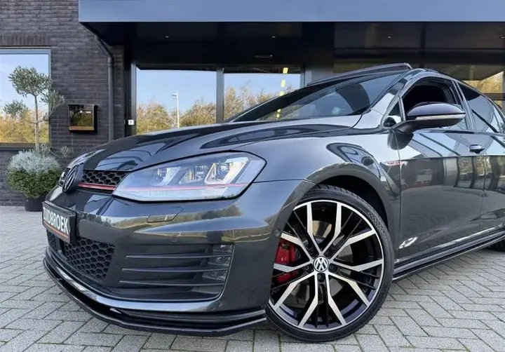 Volkswagen Golf 2015 photo 2