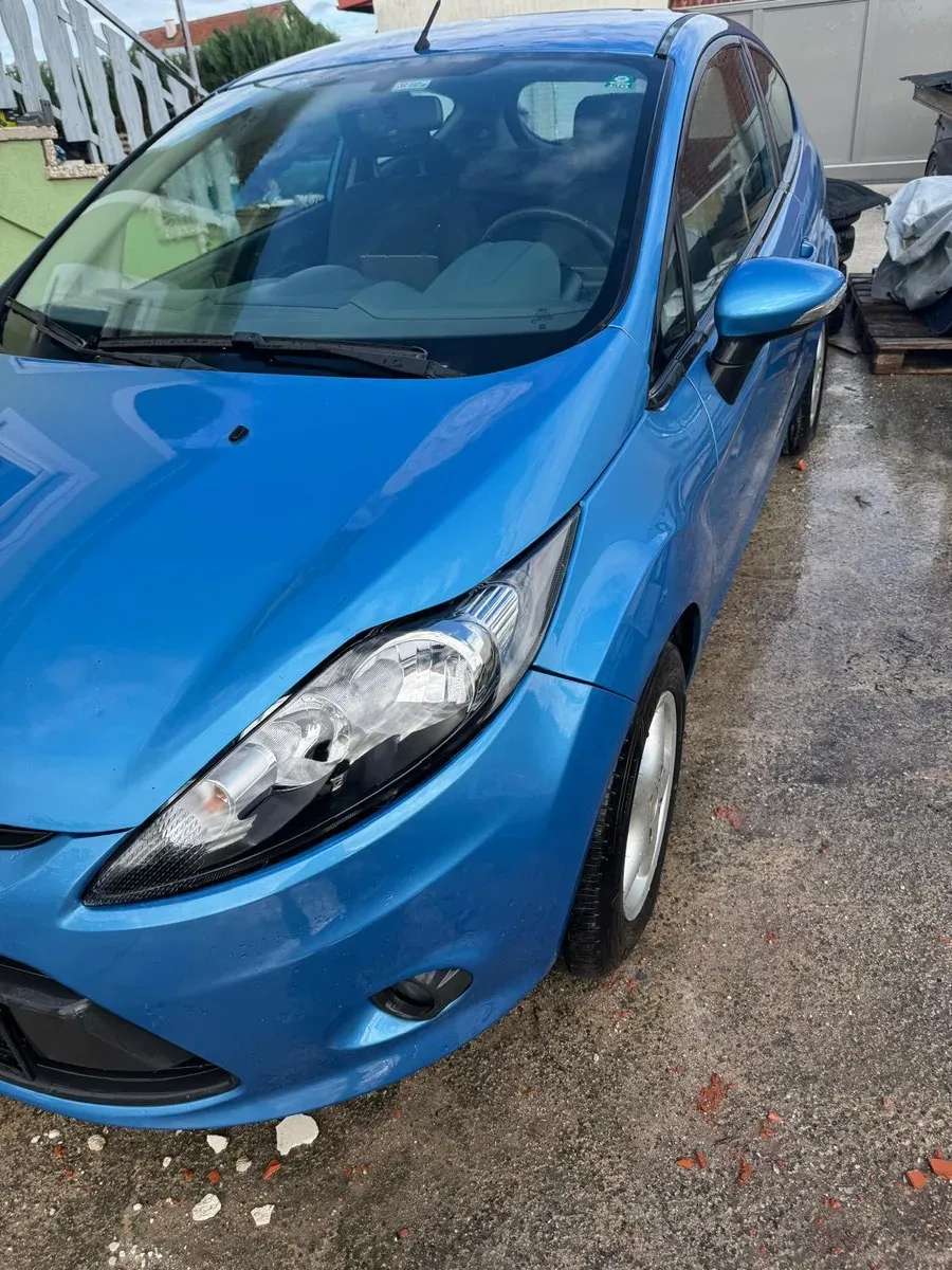 Ford Fiesta 2010 photo 3