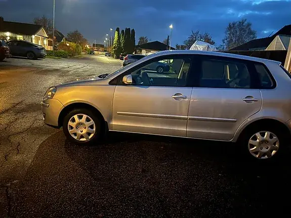 Volkswagen Polo 2008 photo 2