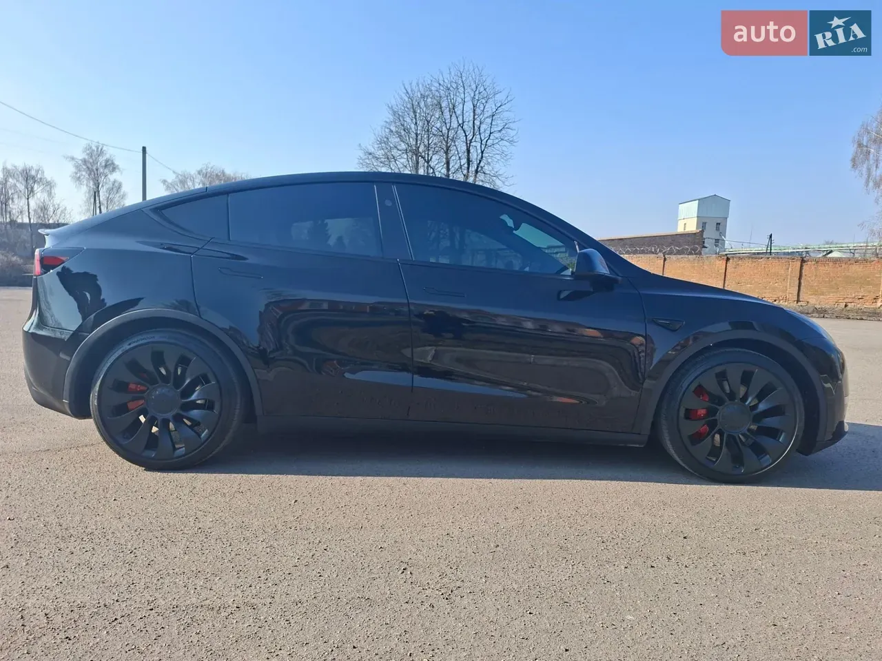 Tesla Model Y 2024 photo 2