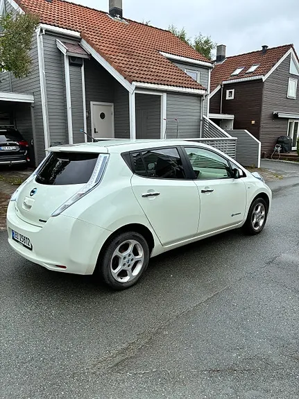 Nissan Leaf 2013 photo 3