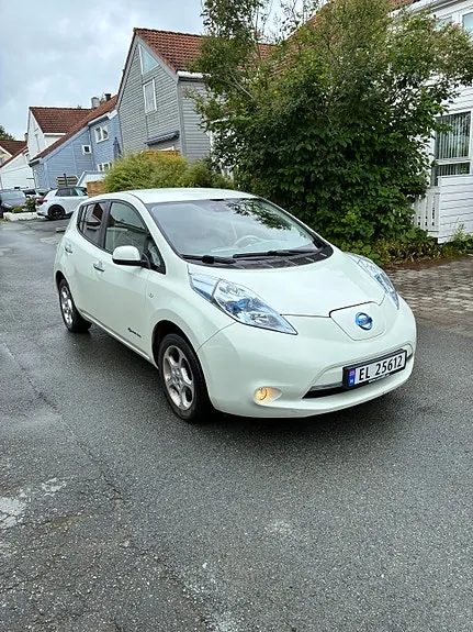 Nissan Leaf 2013 photo 2