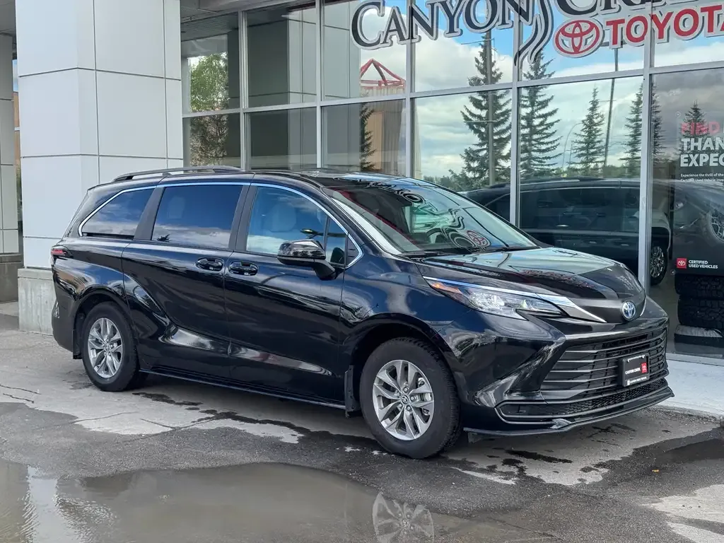 Toyota Sienna 2025 photo 3